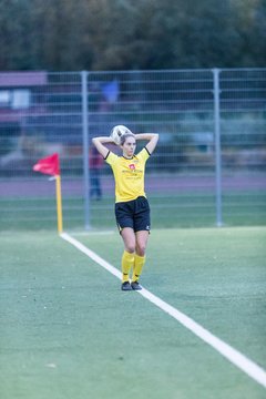 Bild 364 - F SSC Hagen Ahrensburg - SV Frisia 03 Risum-Lindholm : Ergebnis: 2:0